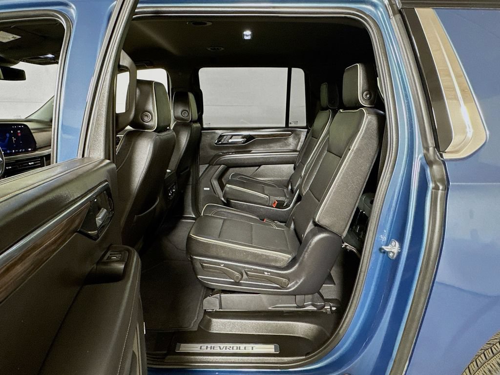Certified 2025 Chevrolet Suburban Premier RWD image 23