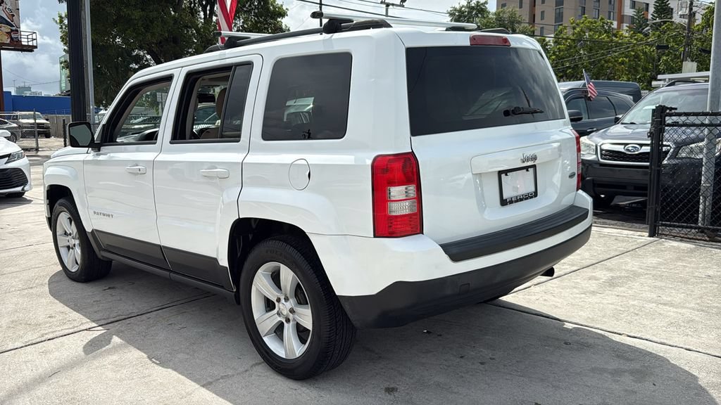 Used 2017 Jeep Patriot Latitude FWD image 12