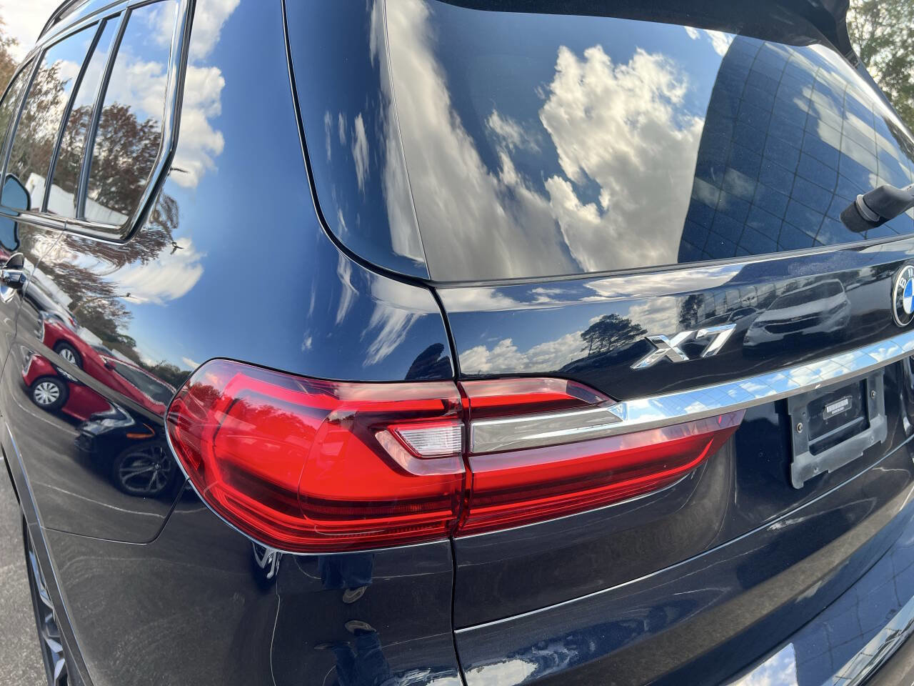 Used 2019 BMW X7 xDrive50i w/ Dynamic Handling Package image 14