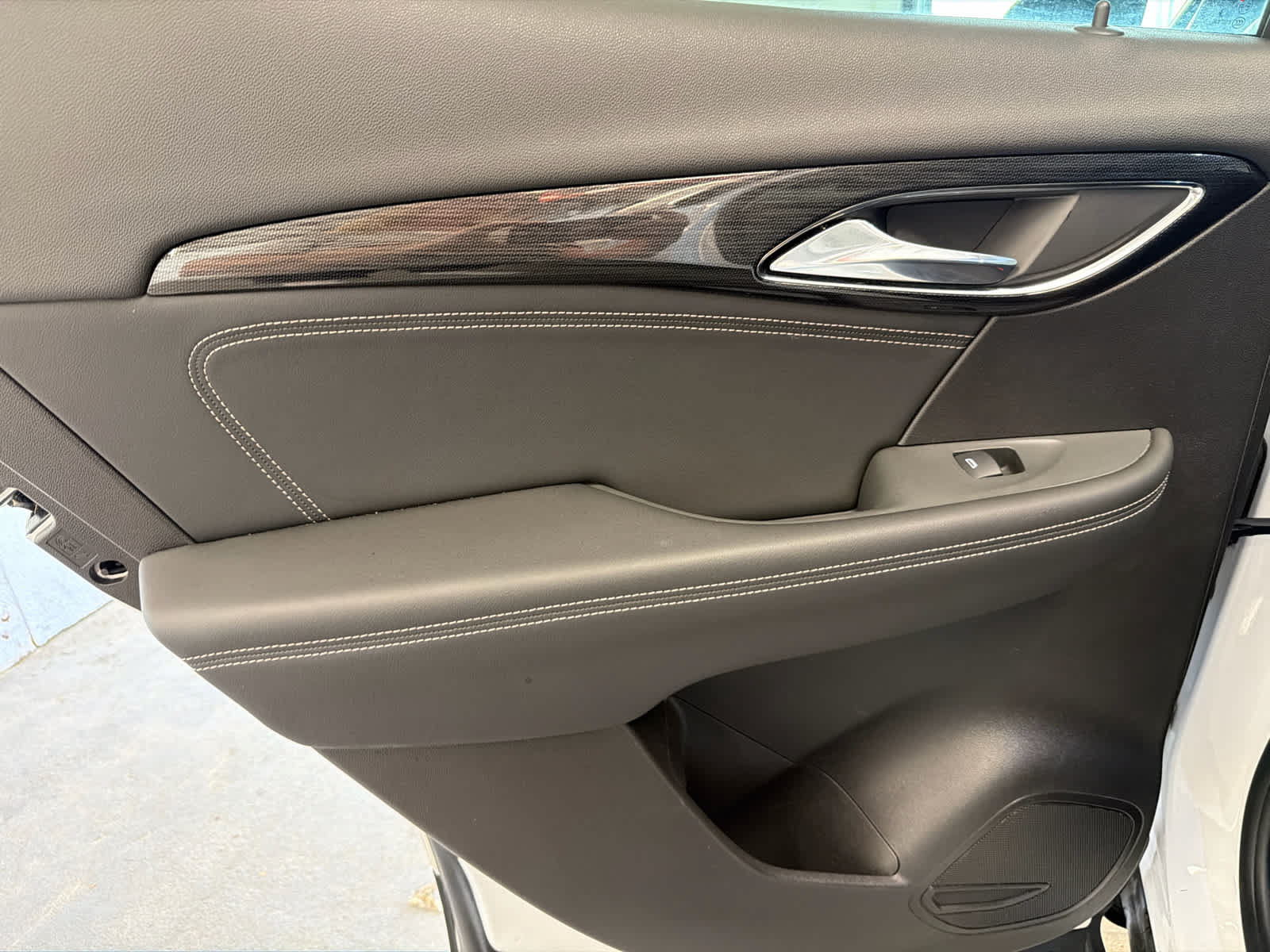 Used 2023 Buick Envision Preferred FWD image 23