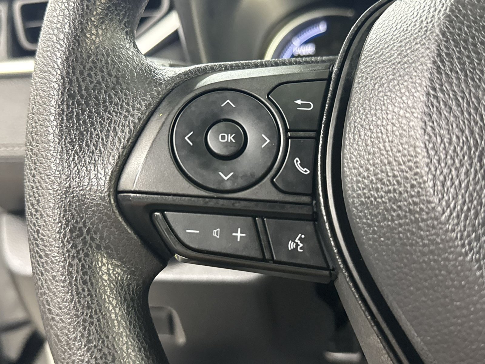 Used 2025 Toyota RAV4 LE AWD/4WD image 45