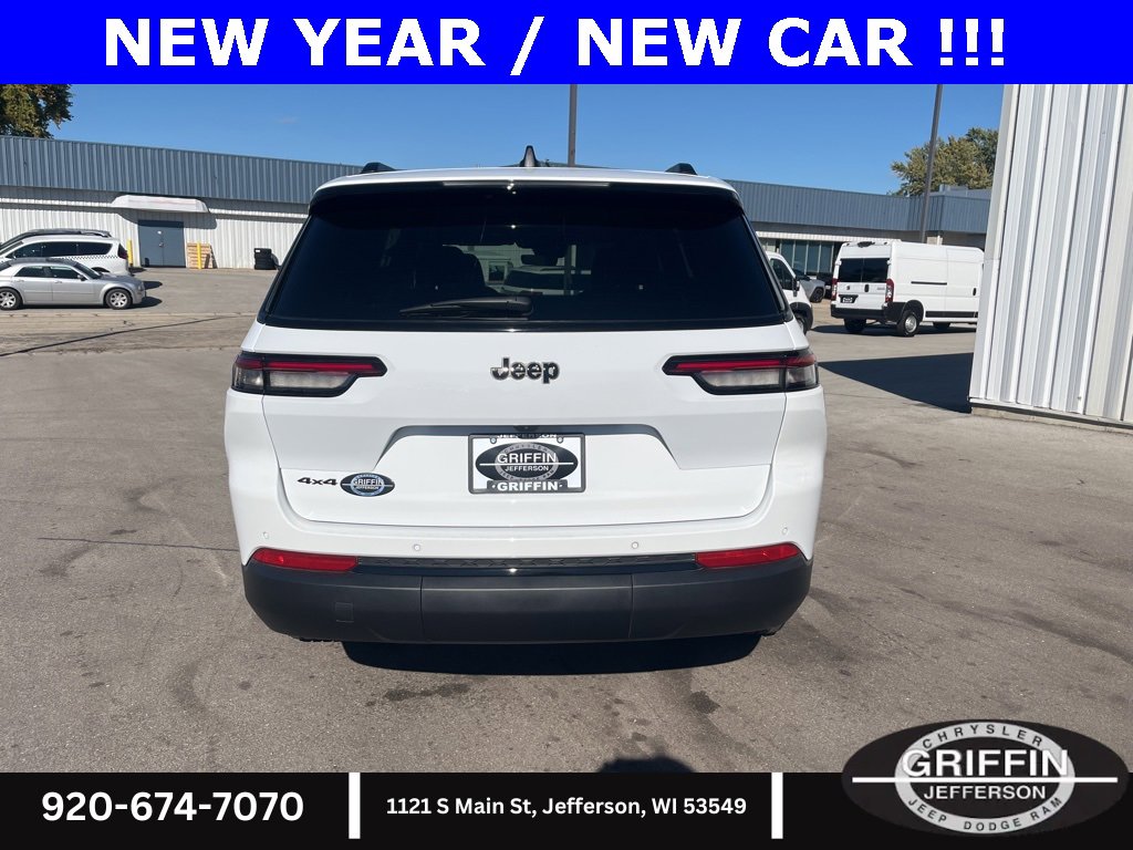 Used 2025 Jeep Grand Cherokee L Altitude image 4