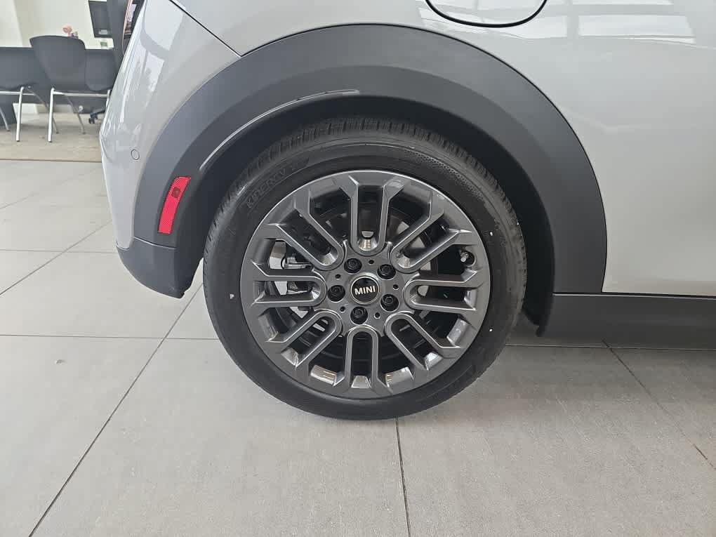 Used 2026 MINI Cooper S FWD image 18