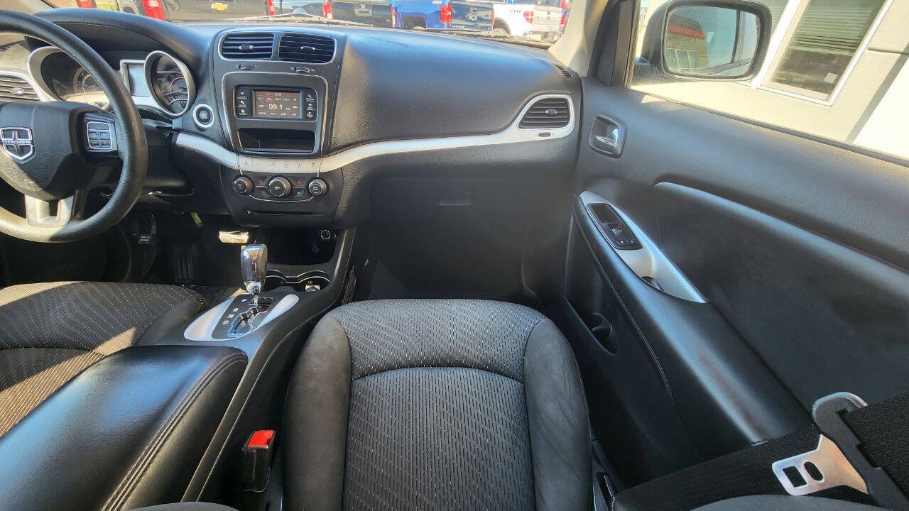 Used 2019 Dodge Journey SE FWD image 14