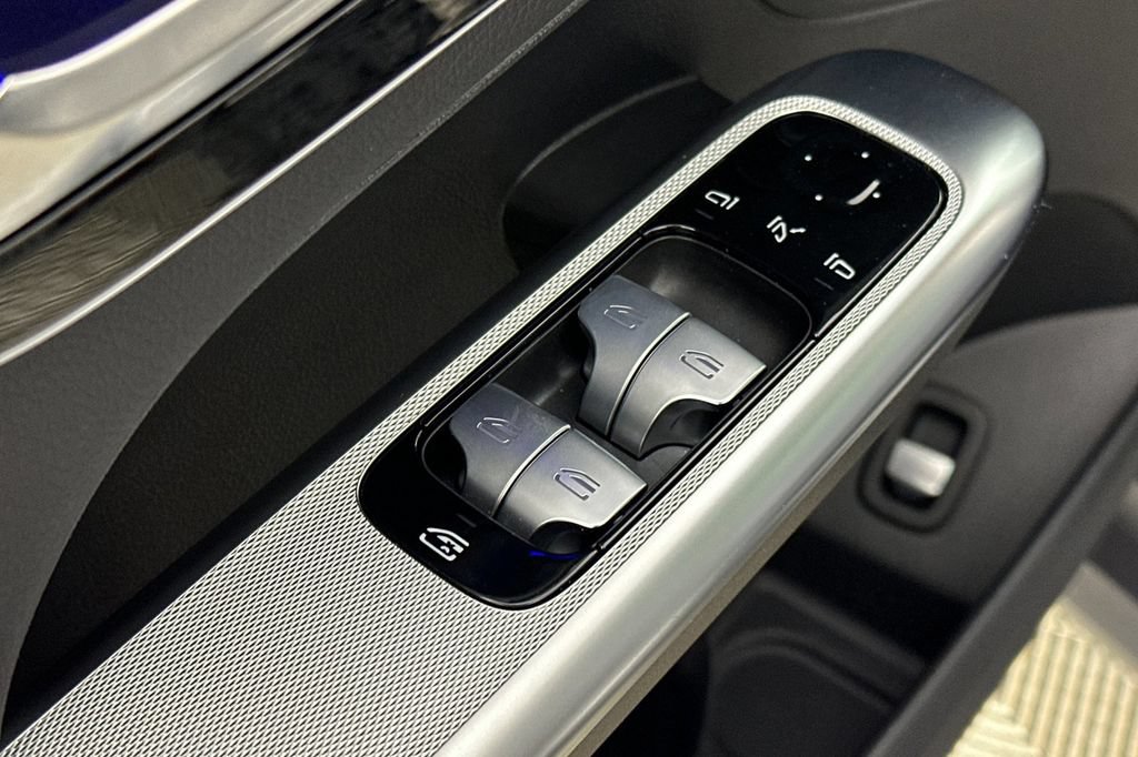 Certified 2026 Mercedes-Benz GLC 300 4MATIC image 13