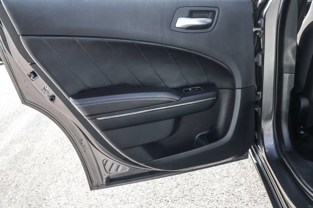Used 2018 Dodge Charger SXT Plus w/ Driver Convenience Group RWD image 28
