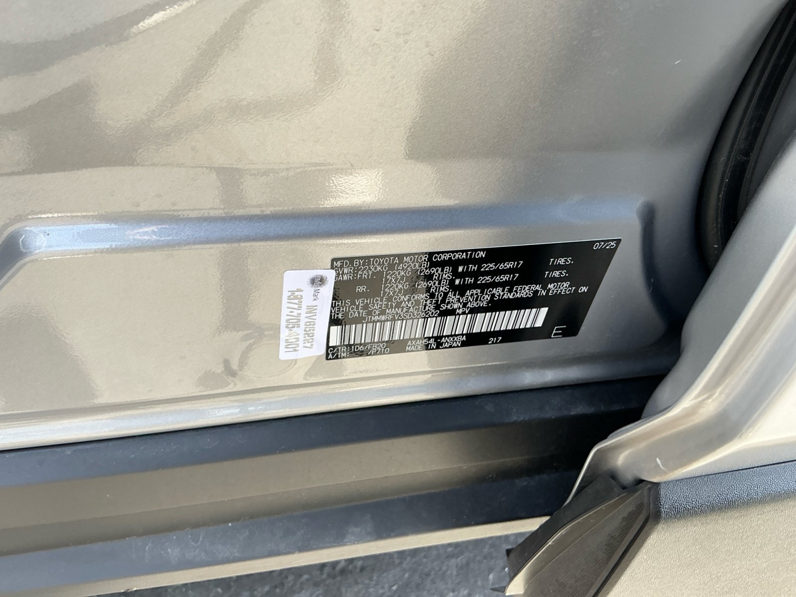 Used 2025 Toyota RAV4 LE AWD/4WD image 27