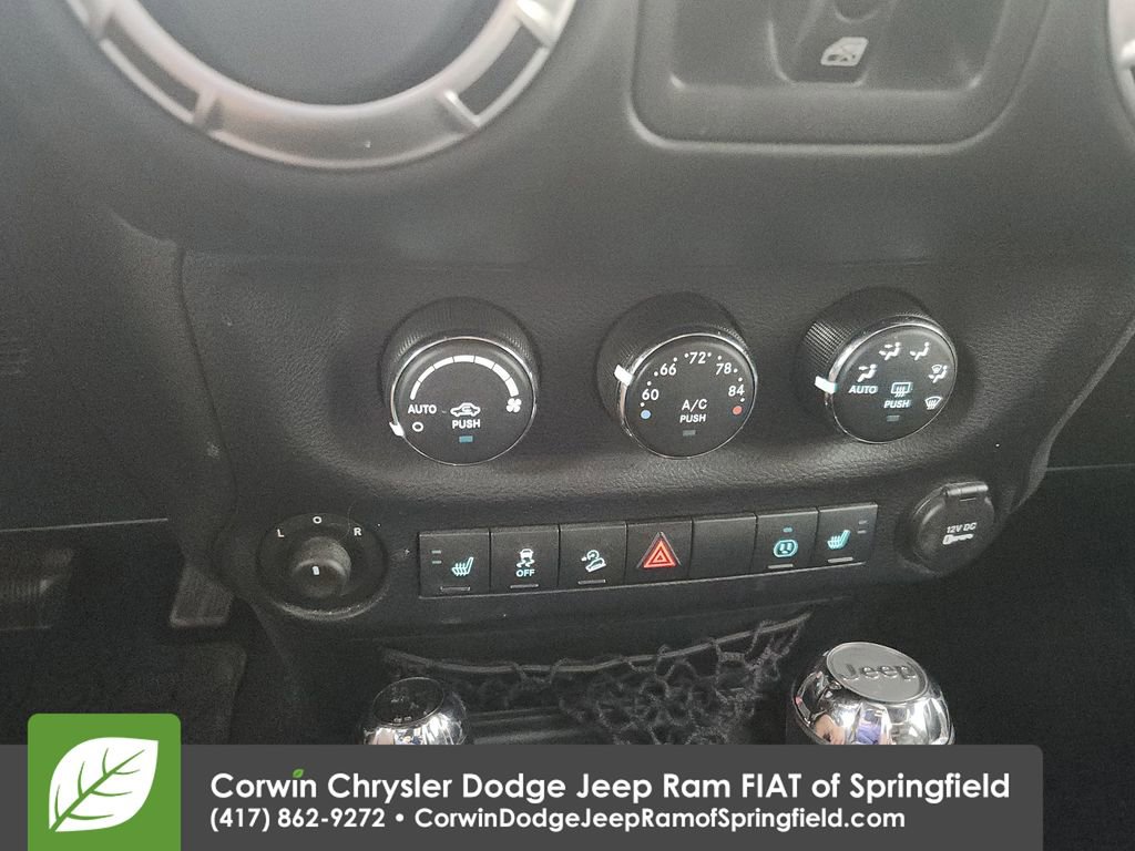 Used 2015 Jeep Wrangler Unlimited Rubicon image 28