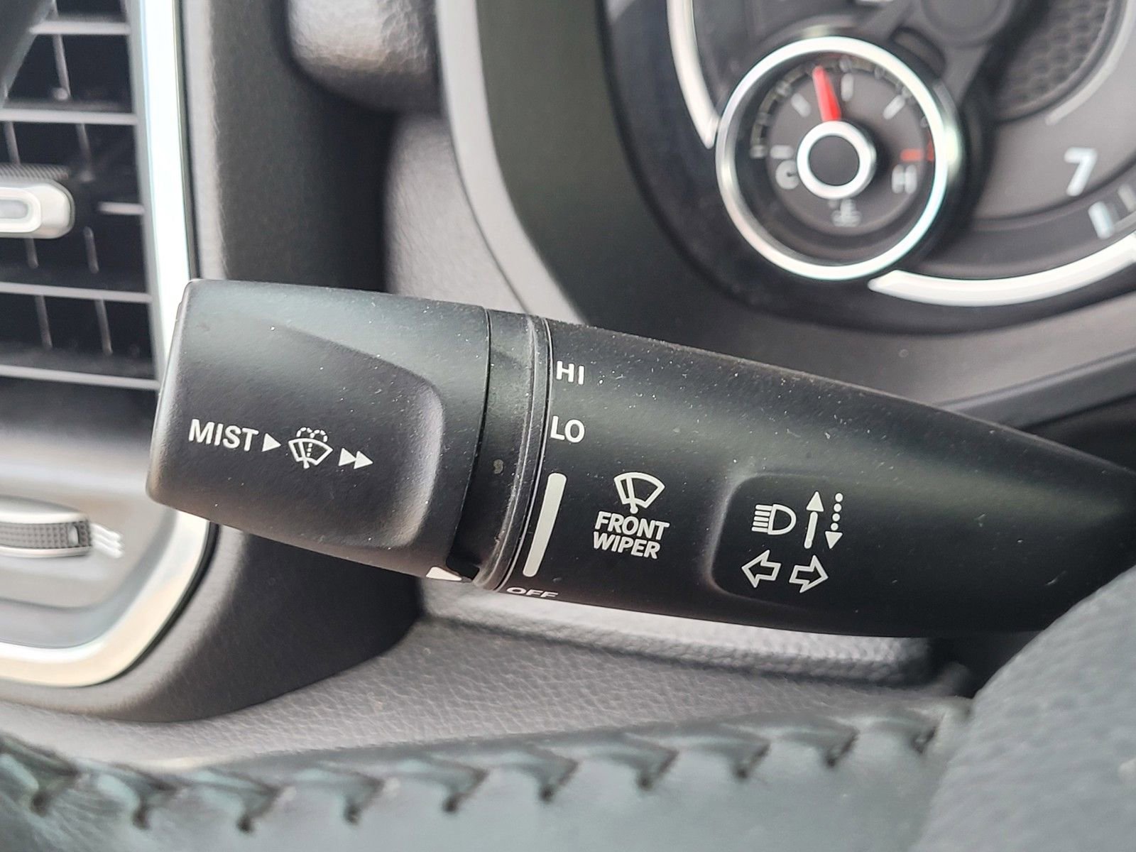 Used 2024 RAM 1500 Laramie image 29