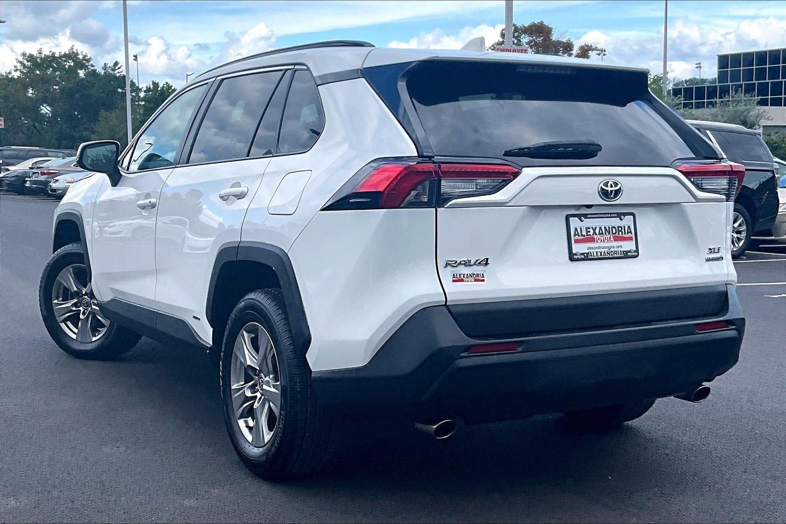 Used 2023 Toyota RAV4 XLE w/ Convenience Package AWD/4WD image 11