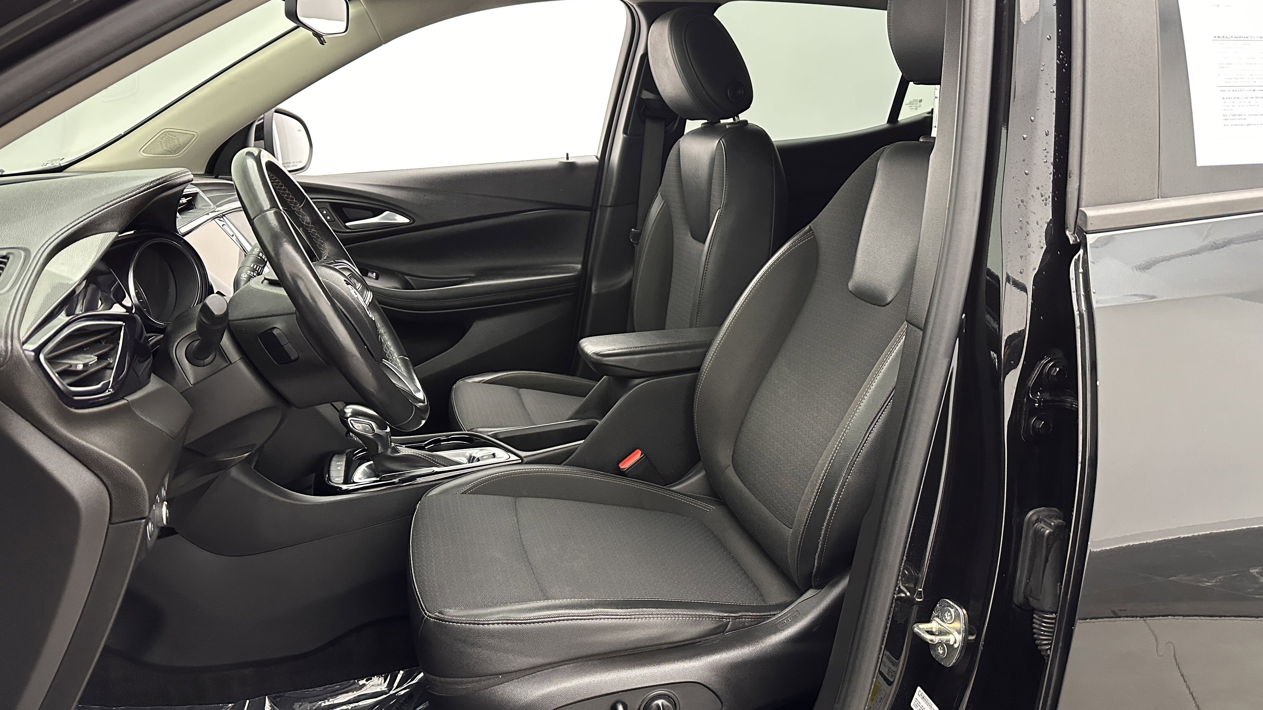 Used 2020 Buick Encore GX Select image 15