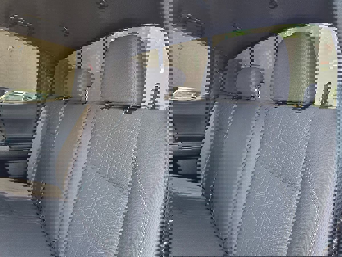 Used 2018 Toyota Tacoma TRD Off-Road w/ Technology Package image 19