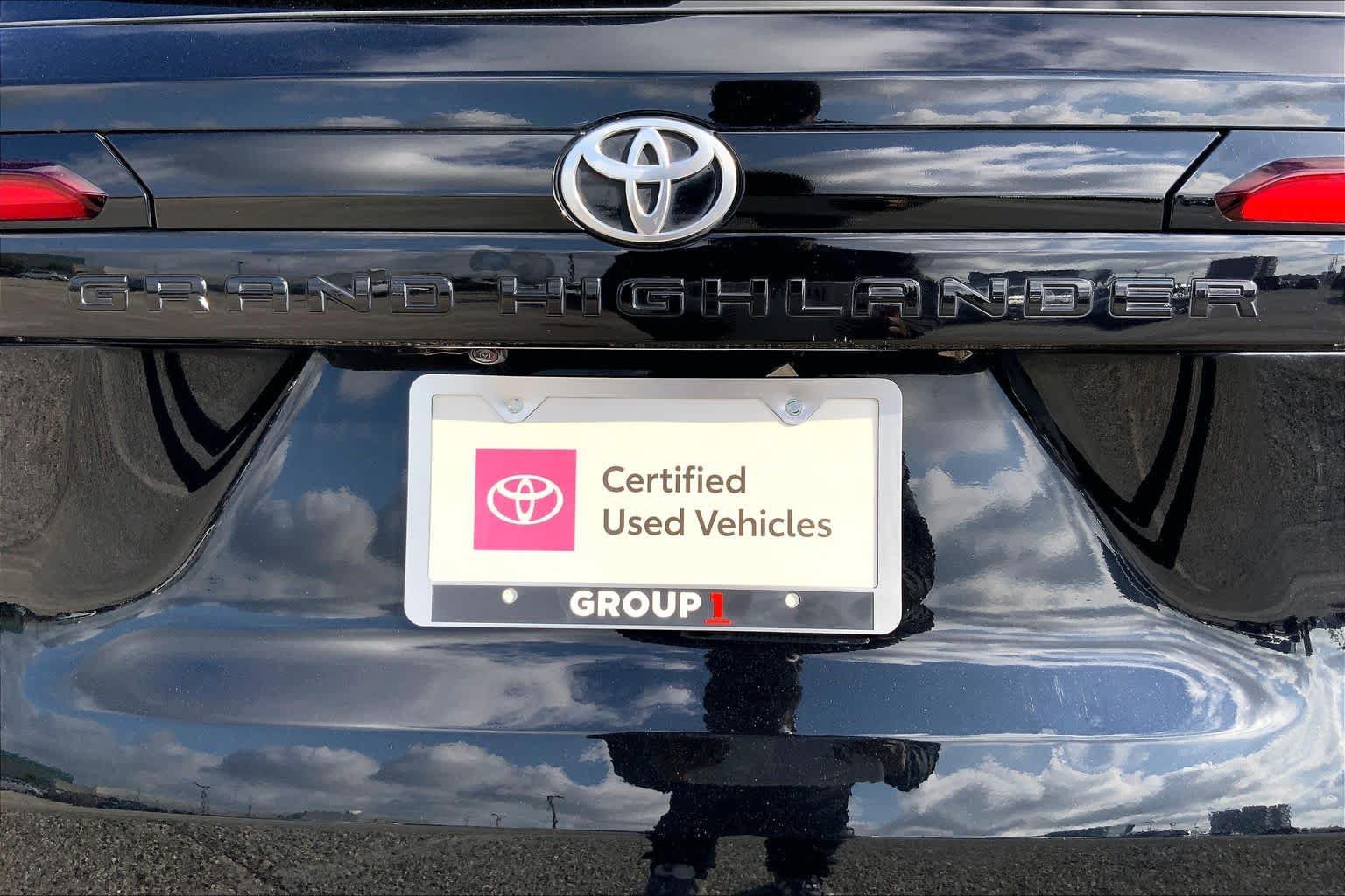 Used 2025 Toyota Grand Highlander AWD image 10