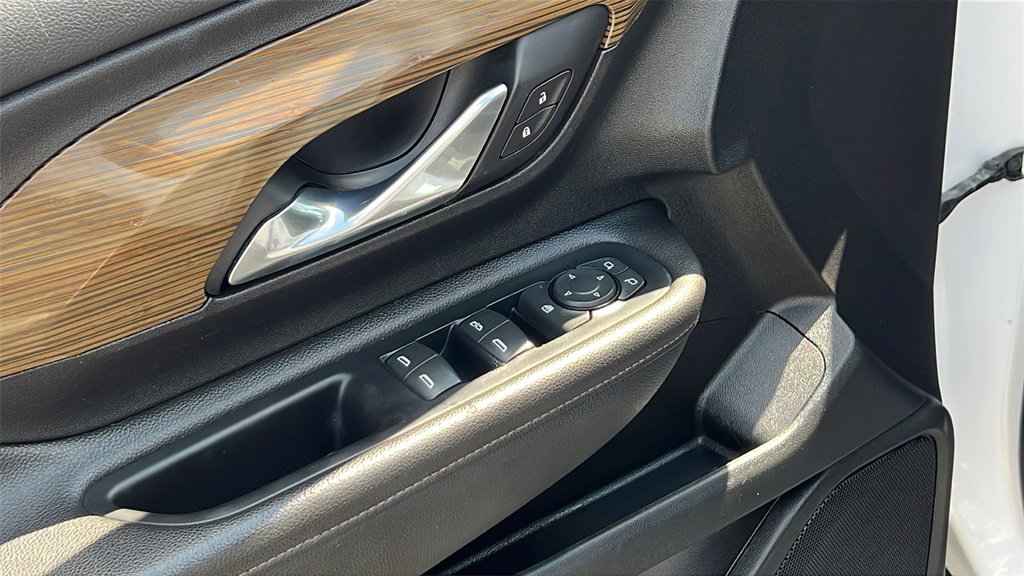 Used 2020 GMC Terrain SLE image 12