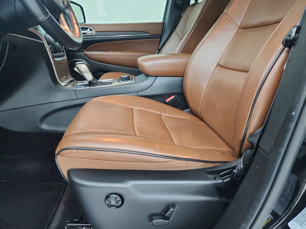 Certified 2017 Jeep Grand Cherokee Summit w/ Platinum Series Group AWD/4WD image 21