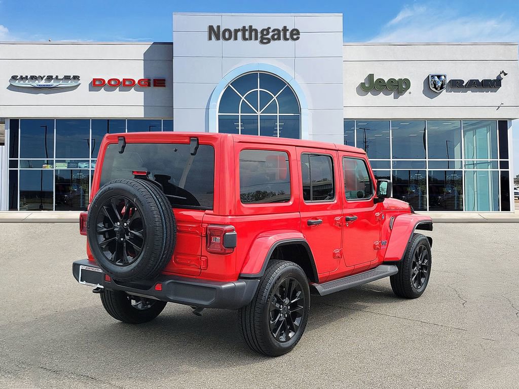 Used 2025 Jeep Wrangler Unlimited Sahara image 3