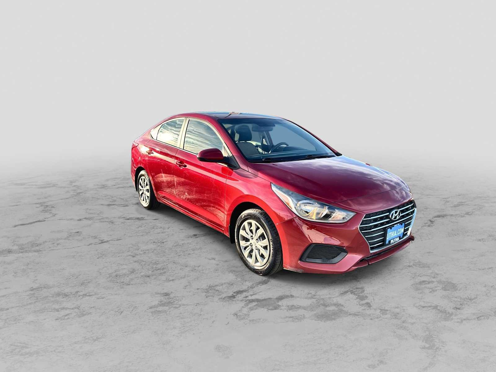 Used 2022 Hyundai Accent SE image 2