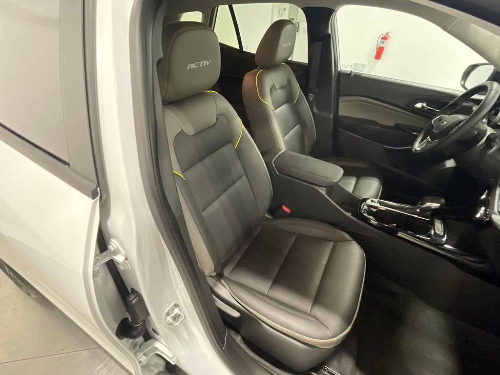 Used 2025 Chevrolet Trax ACTIV image 28
