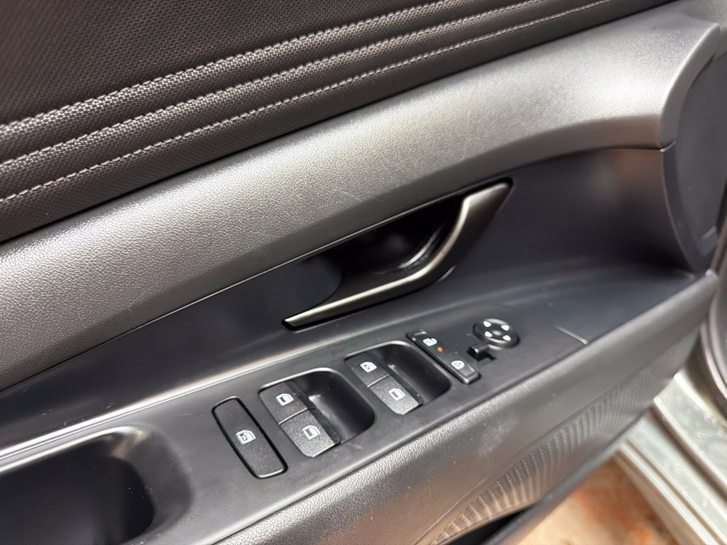 Certified 2025 Hyundai Elantra Sport FWD image 28