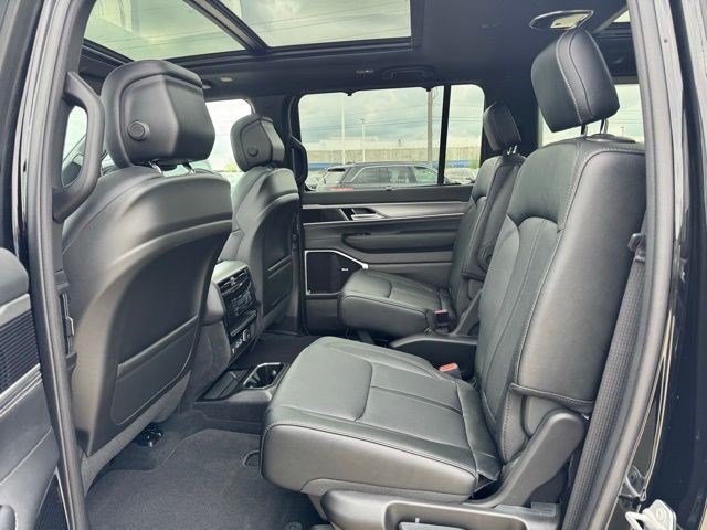 New 2026 Jeep Grand Wagoneer Limited AWD/4WD image 31