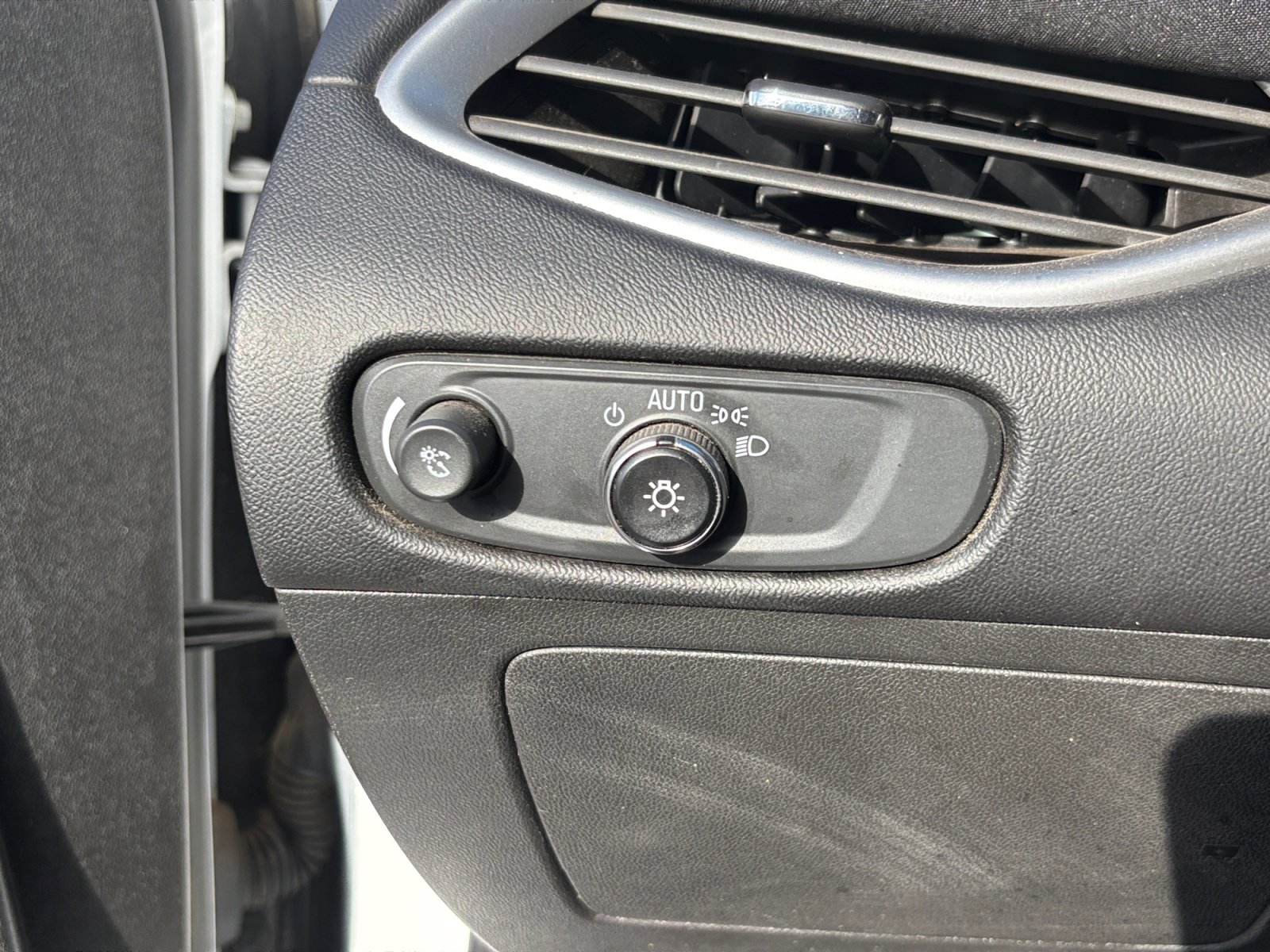 Used 2024 Chevrolet Malibu LS image 14