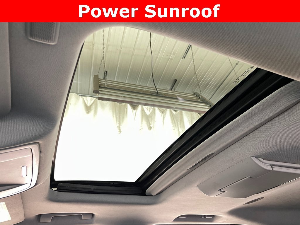 Used 2015 GMC Yukon XL SLT w/ Open Road Package image 6