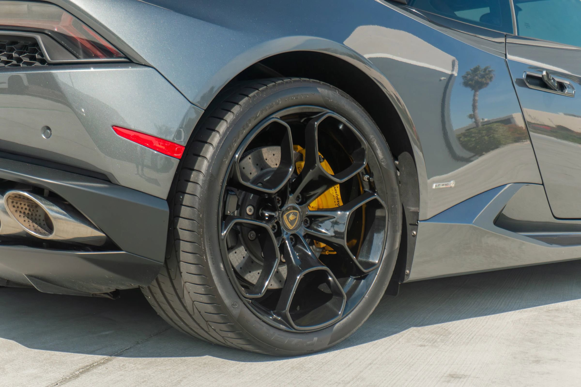 Used 2016 Lamborghini Huracan LP 610-4 image 36