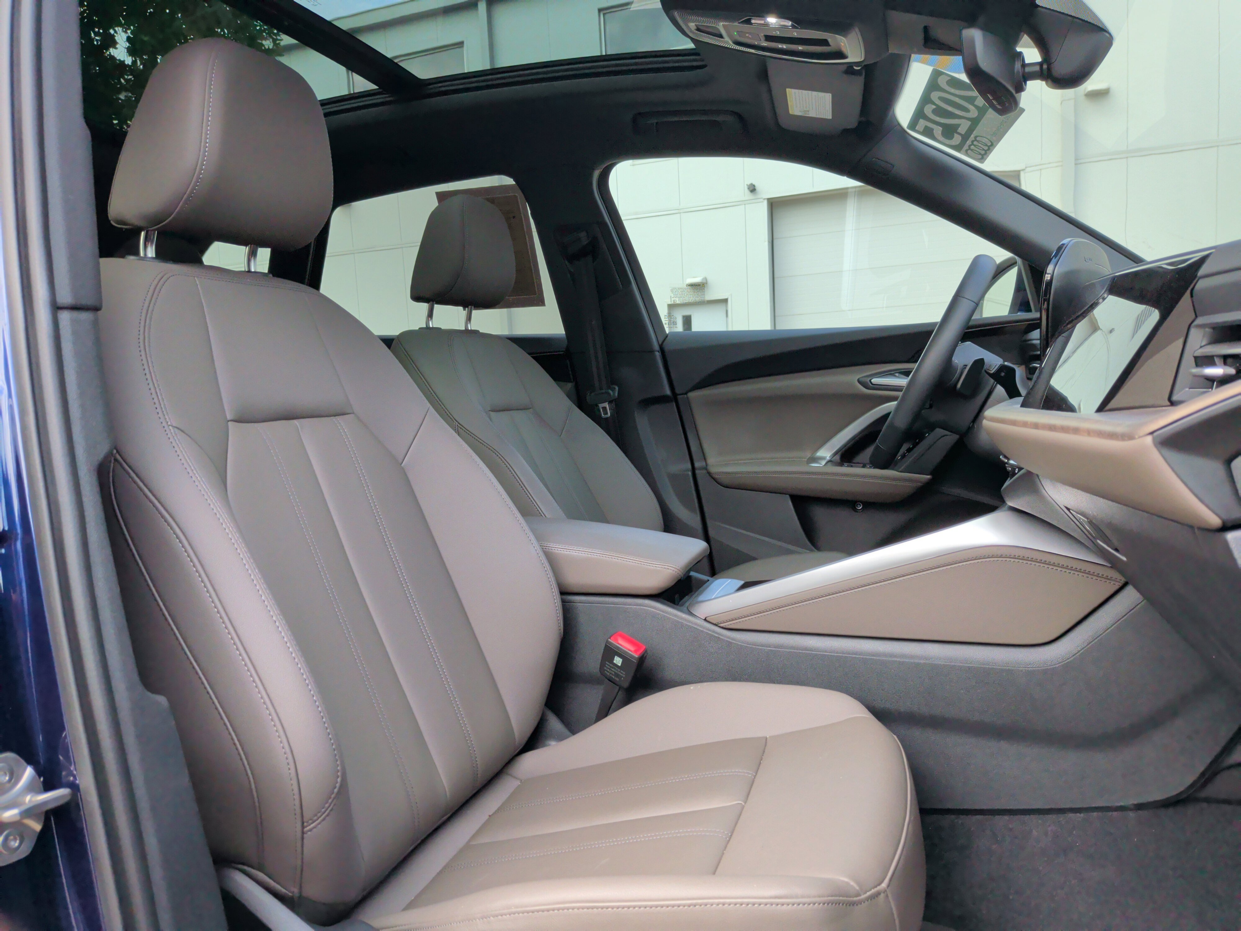 Used 2025 Audi Q5 Premium w/ Convenience Package image 35