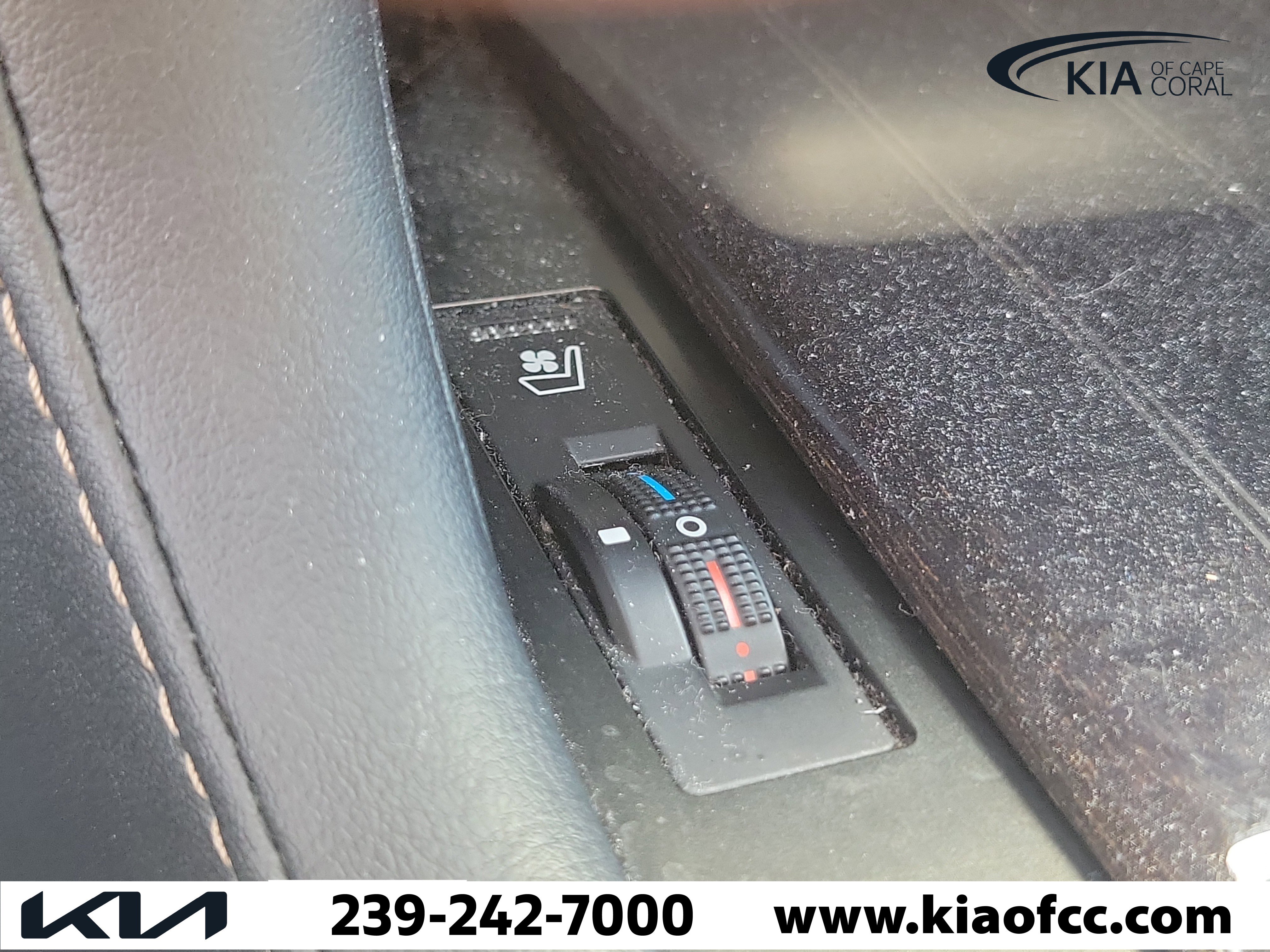 Used 2023 Lexus GX 460 Premium w/ Accessory Package image 27