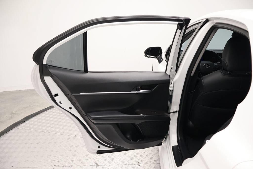 Used 2023 Toyota Camry SE FWD image 21