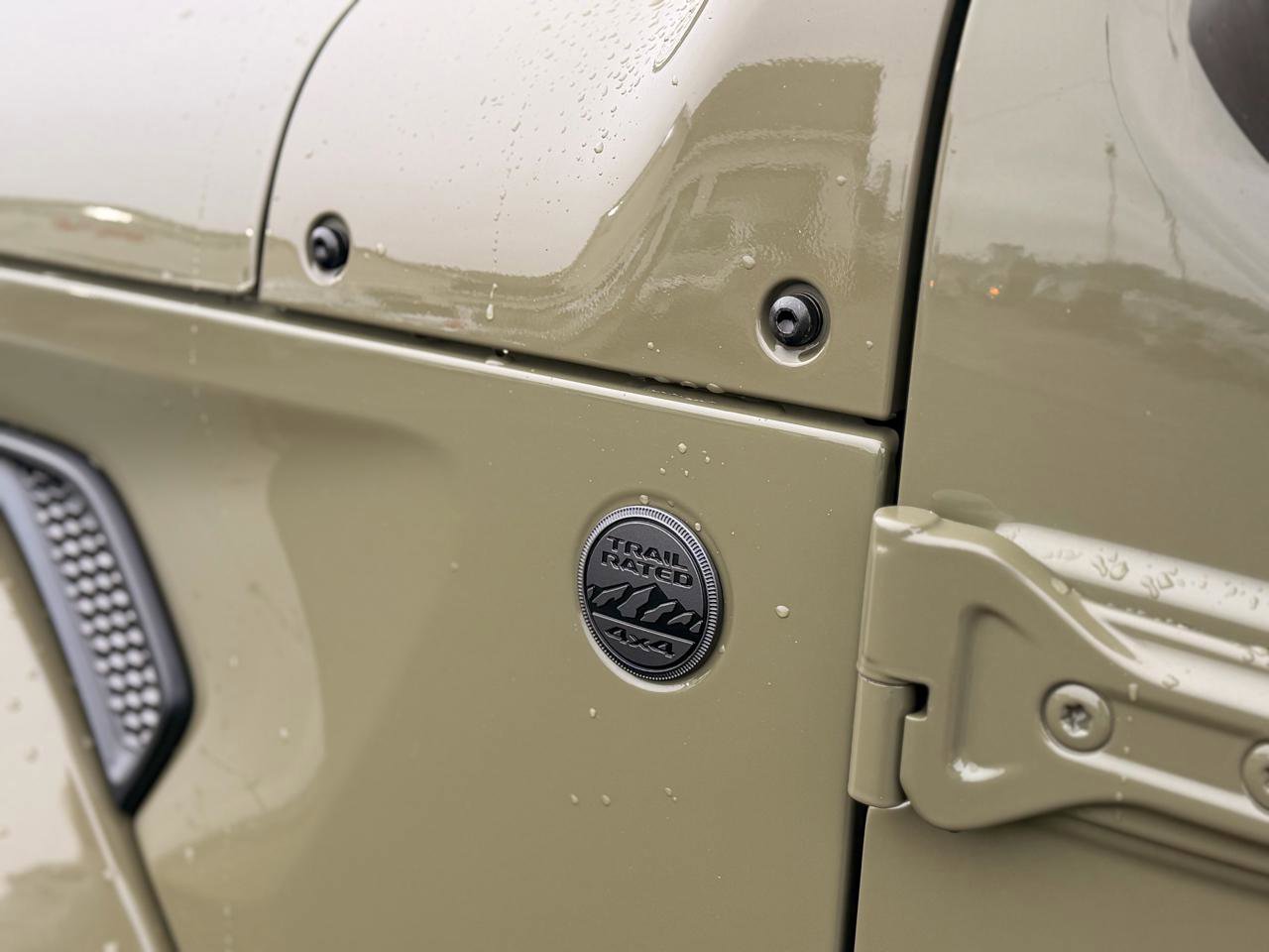 Used 2026 Jeep Wrangler Sahara AWD/4WD image 9