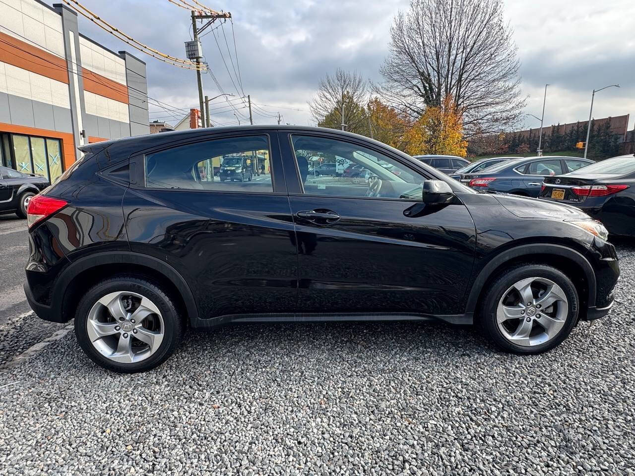 Used 2019 Honda HR-V LX image 8