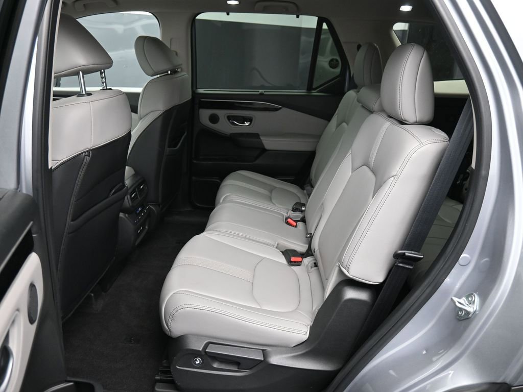 Certified 2023 Honda Pilot Touring image 22