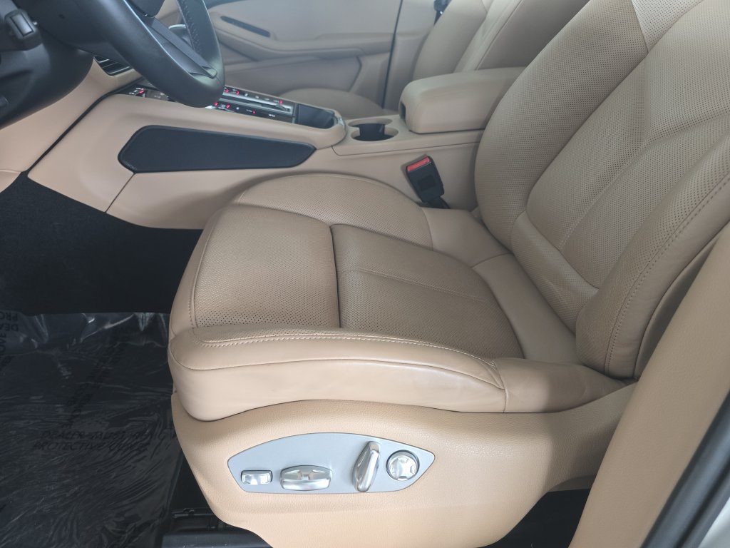 Used 2024 Porsche Macan S AWD/4WD image 25