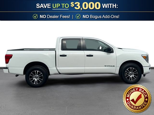 Used 2024 Nissan Titan SV image 8