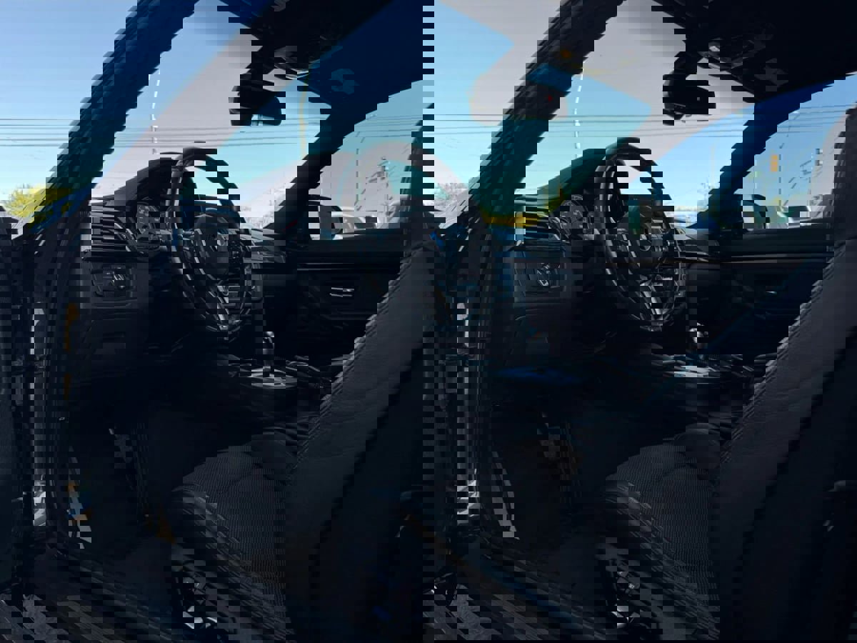 Used 2017 BMW M4 Coupe image 37