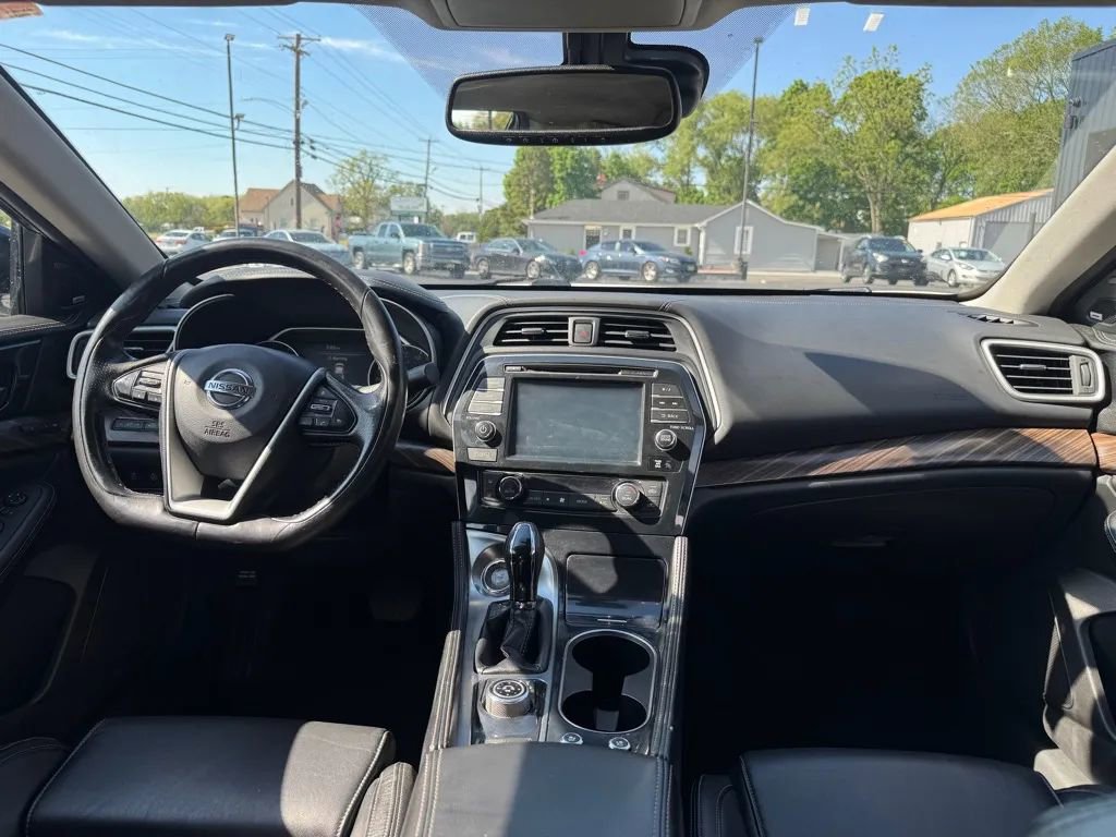 Used 2017 Nissan Maxima Platinum FWD image 9