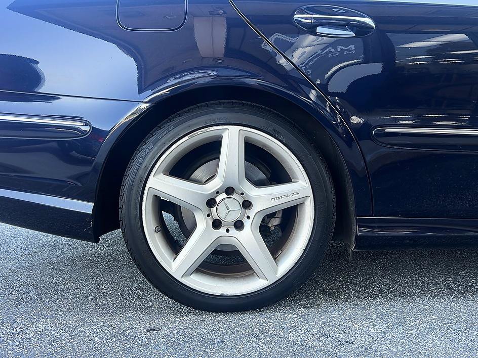 Used 2009 Mercedes-Benz E 350 Sedan image 23