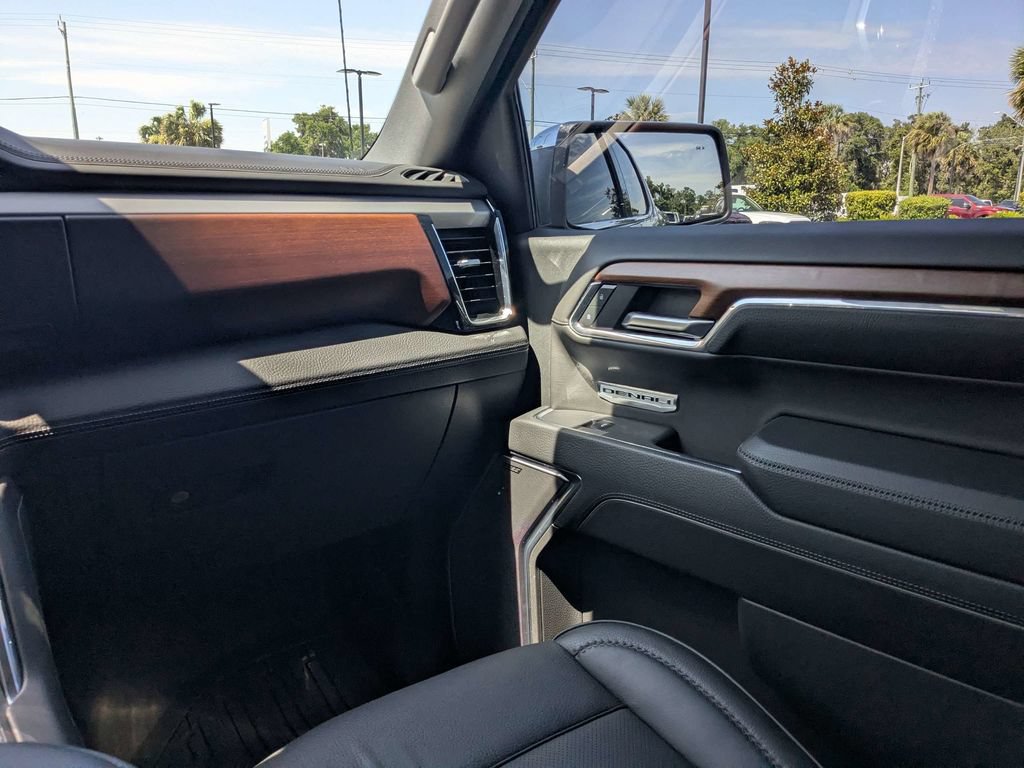 Used 2023 GMC Sierra 1500 Denali w/ Denali Reserve Package AWD/4WD image 17