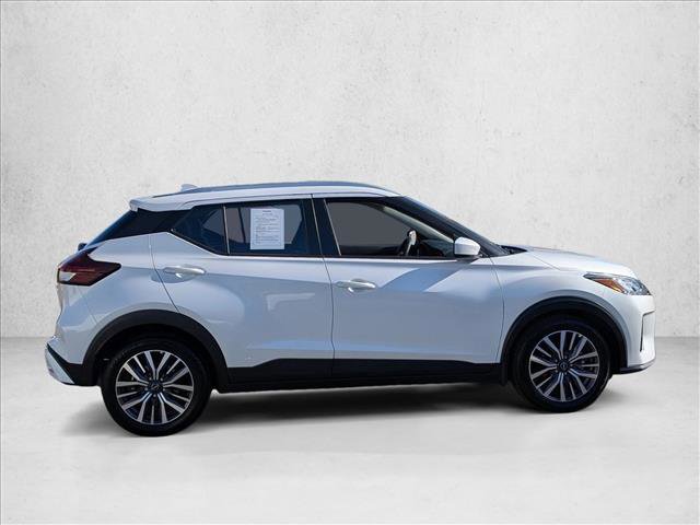 Used 2022 Nissan Kicks SV image 4