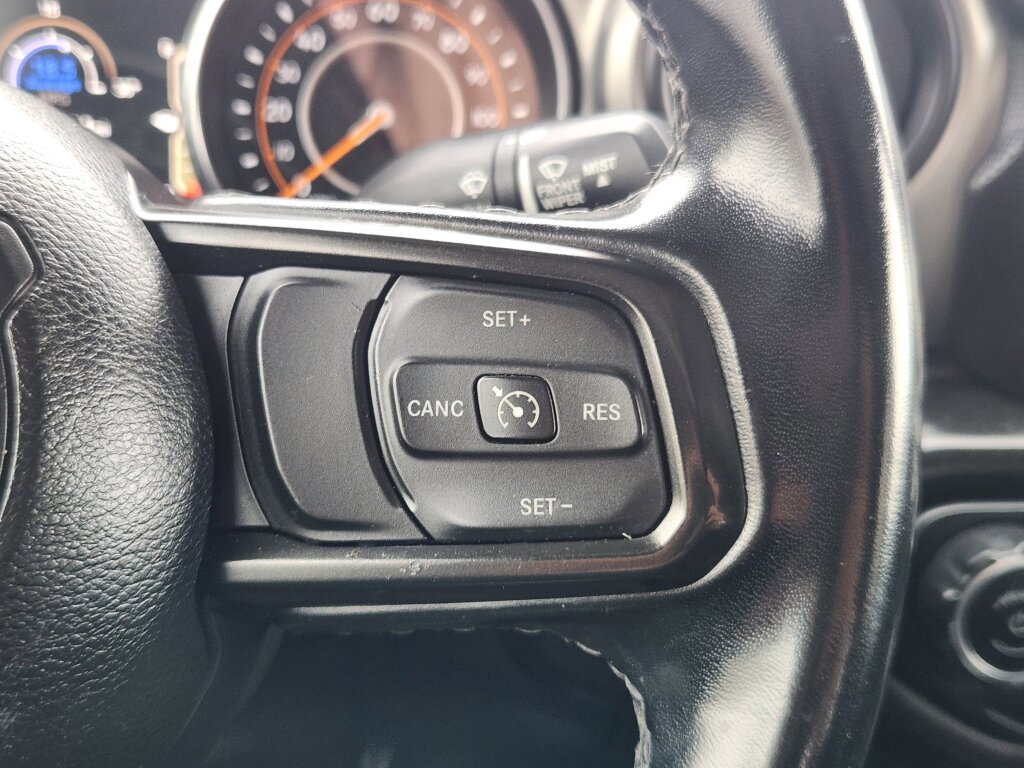 Used 2021 Jeep Gladiator Willys AWD/4WD image 19