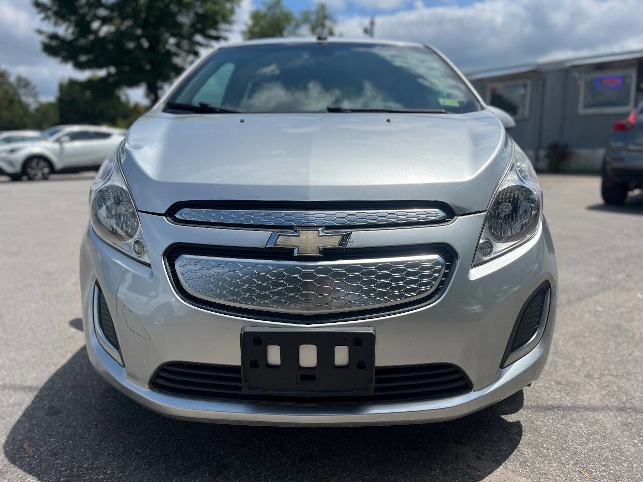 Used 2014 Chevrolet Spark LT image 2