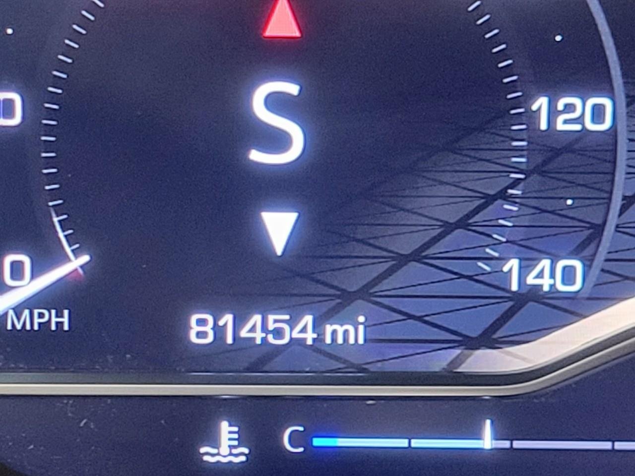 Used 2022 GMC Yukon XL Denali image 2