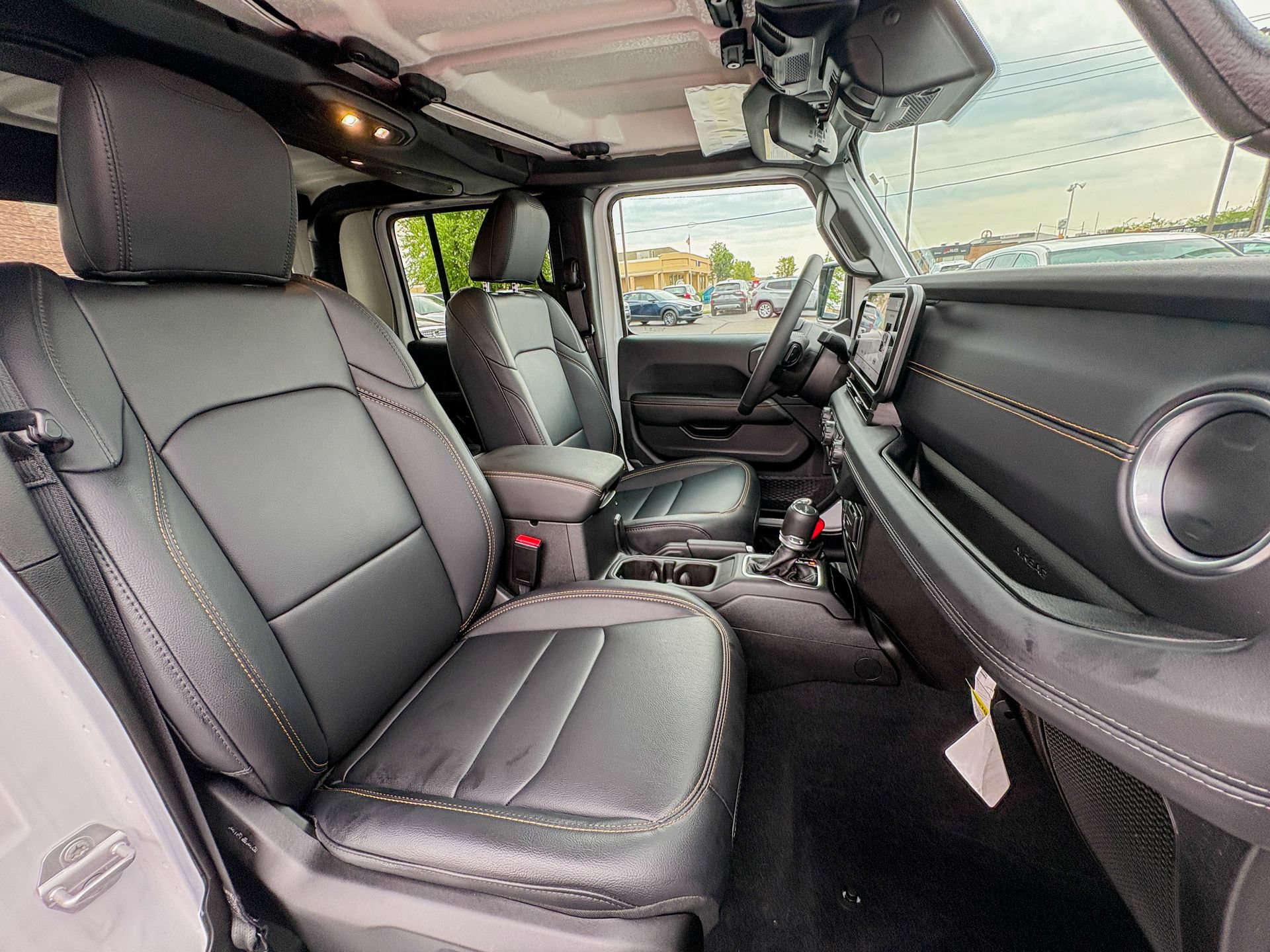 Used 2025 Jeep Gladiator Sport AWD/4WD image 27