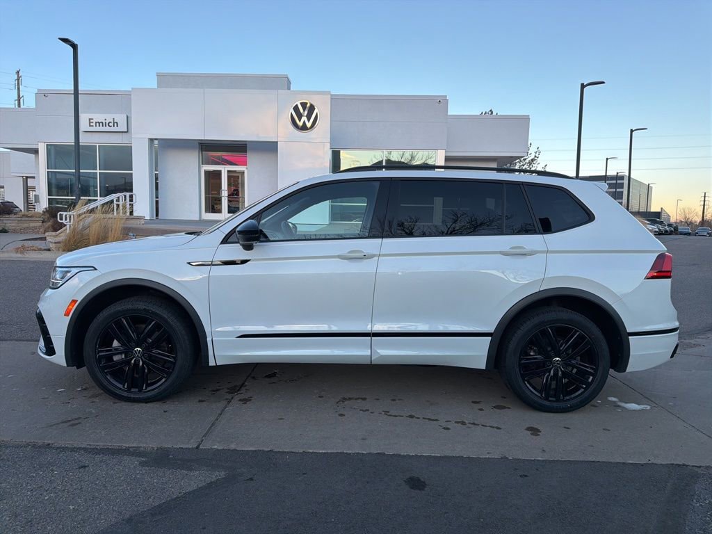 Certified 2022 Volkswagen Tiguan SE R-Line image 2