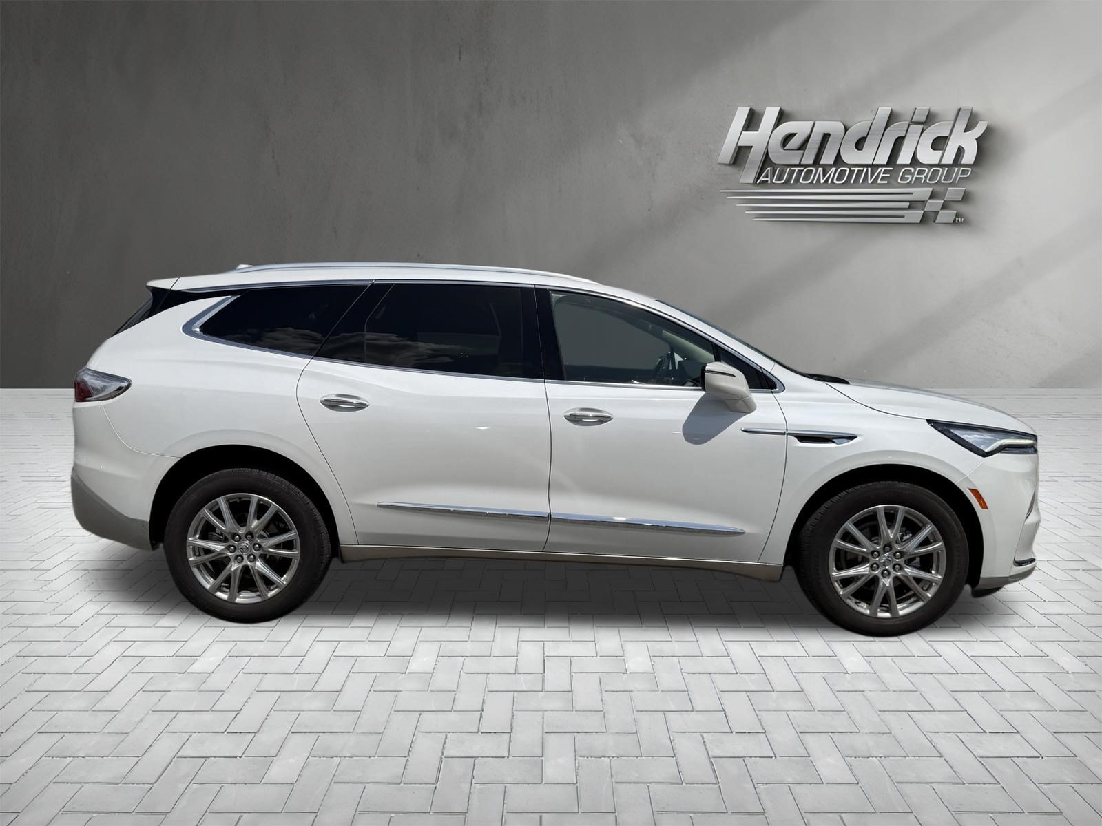Used 2023 Buick Enclave Essence FWD image 10