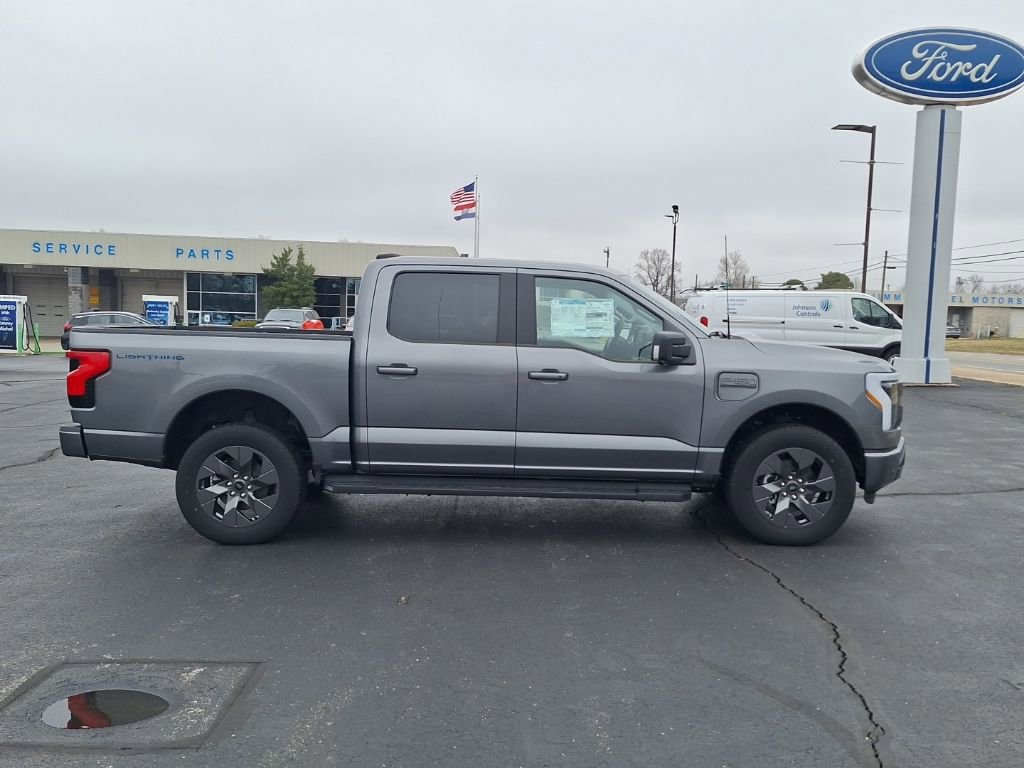 New 2023 Ford F150 Lightning XLT w/ Equipment Group 312A High image 21