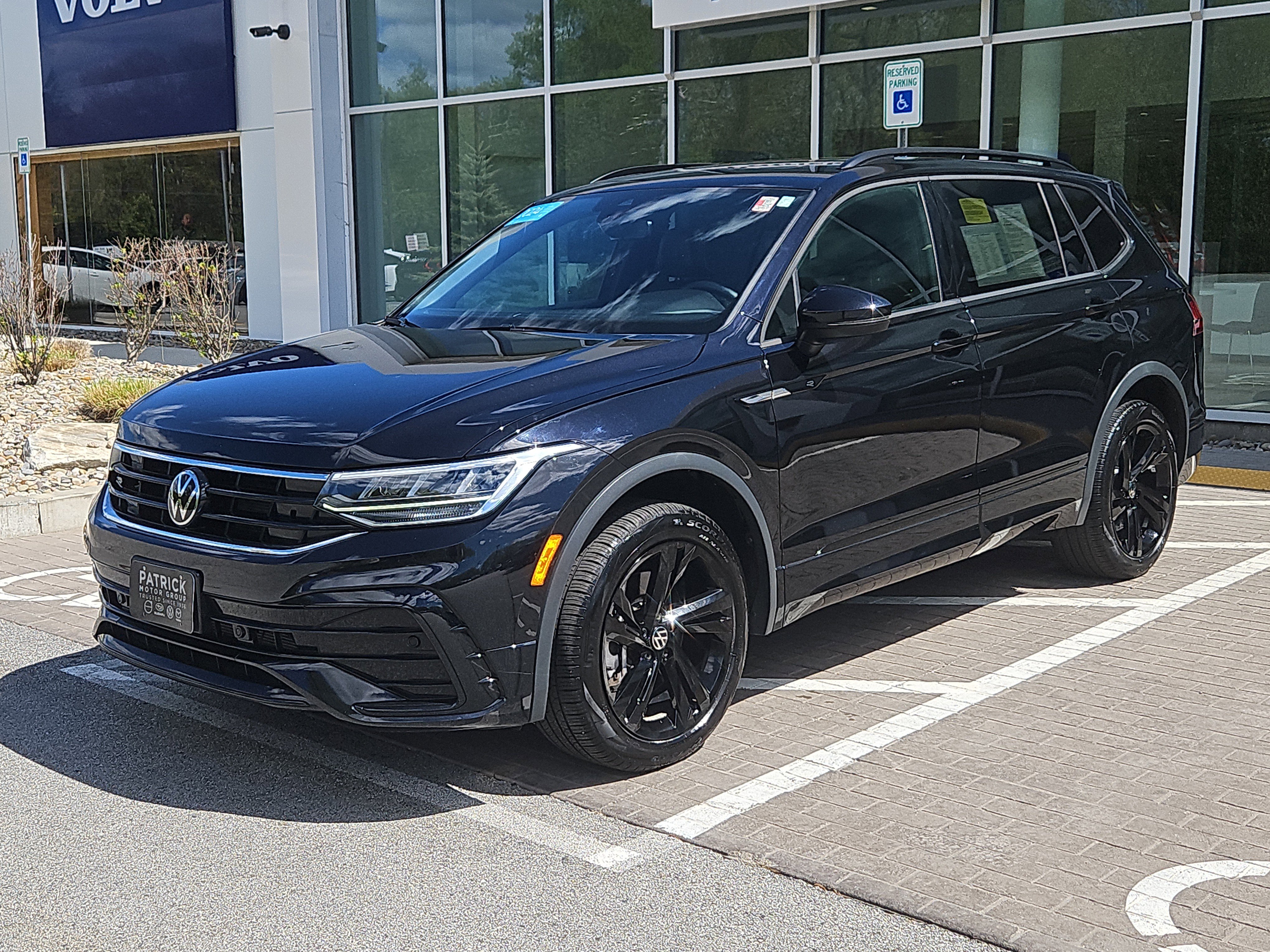 Certified 2024 Volkswagen Tiguan SE R-Line AWD/4WD image 25
