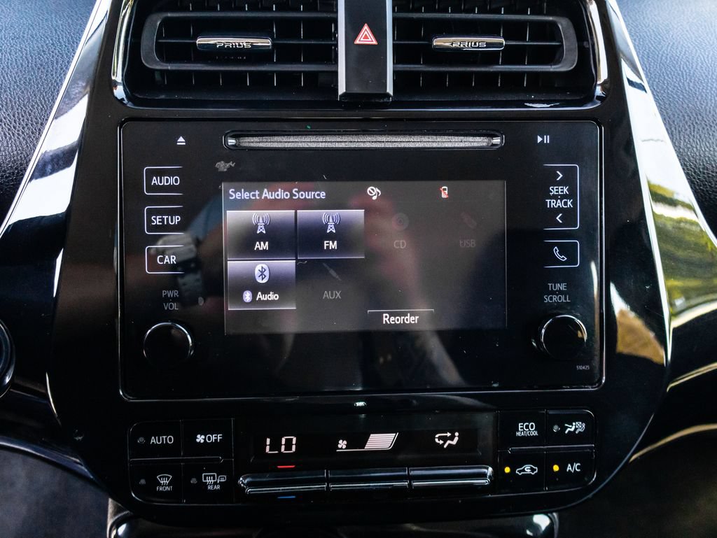 Used 2019 Toyota Prius L Eco w/ Carpet Mat Package FWD image 28