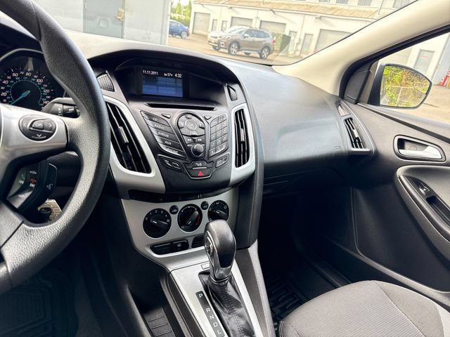 Used 2012 Ford Focus SE FWD image 21